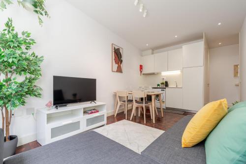 Renovated & Quiet 1-Bedroom in Santa Catarina
