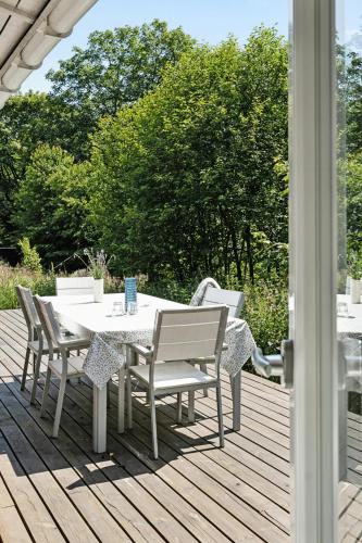 Zahrada ubytování Forest House With Stream By Hjarbæk Fjord
