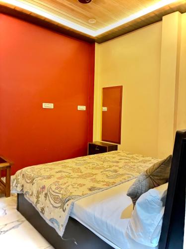 Postel nebo postele na pokoji v ubytování Keshari Nandan paying guest house