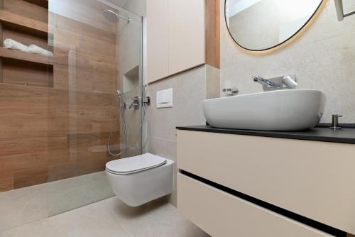 Apartman Girasole - Modern Sea View Apt - 5 min to Marina Baotic