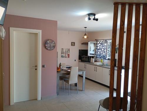 A kitchen or kitchenette at Natasa Studio