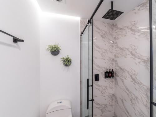 Ένα μπάνιο στο Castelmola By Wynwood House