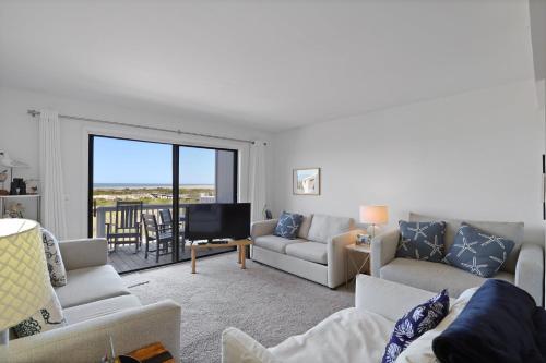 Posezení v ubytování Beach Paradise & Pools - Oceanfront on Harbor Island