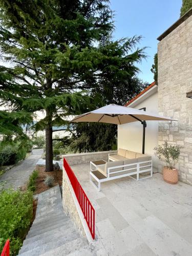 Cedrus House - New Prestige Stay
