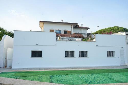 Bazén v ubytování Terracina Seaside Apartments nebo v jeho okolí