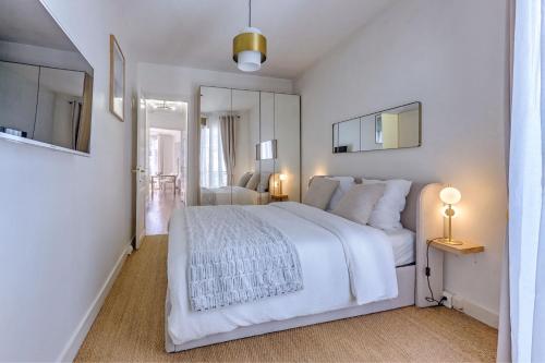 Chic Paris Flat 10 Mins from Arc de Triomphe