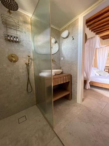 Ένα μπάνιο στο Kisari Kimolos Cozy Studio