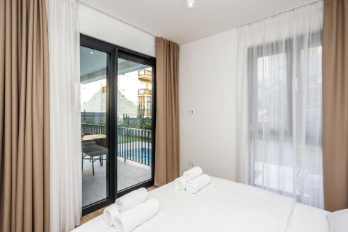 Time&Joy apartment with private pool