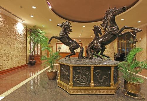 Harmoni Suites Hotel – Photos 3