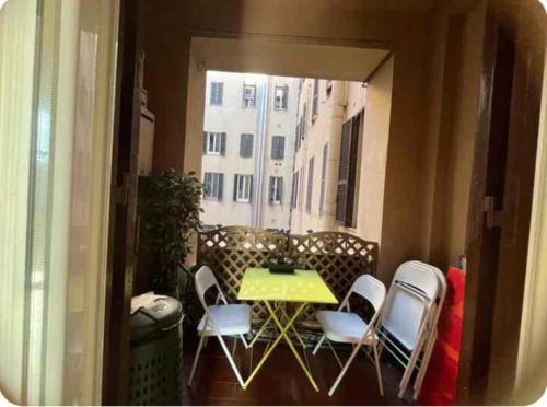 Posezení v ubytování TRIPLE big room AMAZING VIEW, for two o three person, in CENTER of ROME