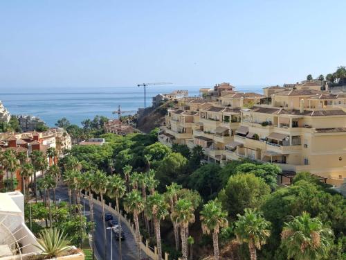 Happy Travel Torrequebrada Golf & Beach