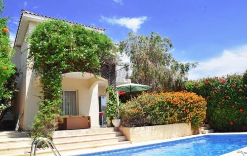 Villa Talassa with optional HEATED POOL, JACUZZI and 4x4 CAR