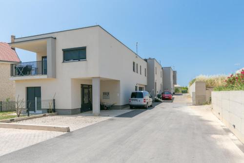 Apartments with parking space Mravince, Split - 24324