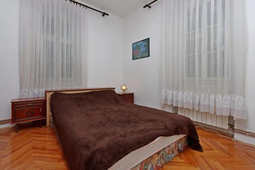 Apartments with parking space Rijeka - 24396