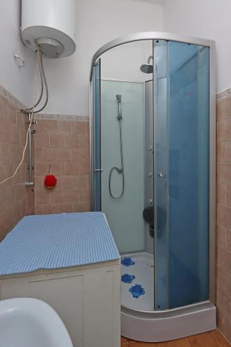 Apartments with parking space Rijeka - 24396