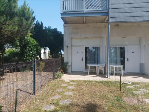 Appartement 4 pers avec terrasse et accès plage - FR-1-843-3