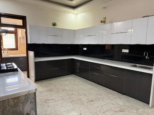 Una cocina o cocineta en Blush Bungalow