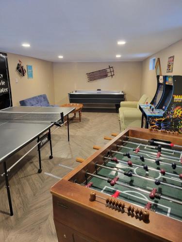 Sala de juegos en Chalet at the base of Schweitzer Mountain