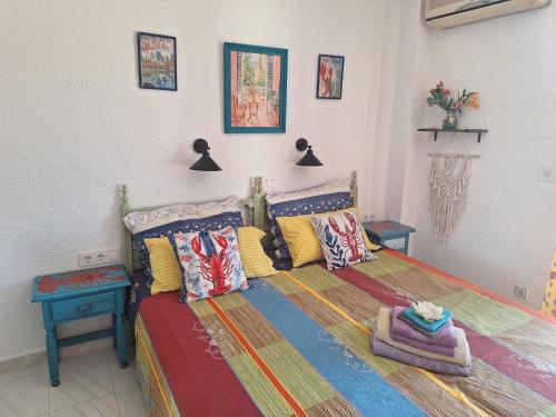 Stylish house with swimming pool,near beach & town, wifi