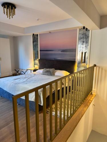 a bedroom with a bed on a balcony at Casa Del Telegrafo in Labin