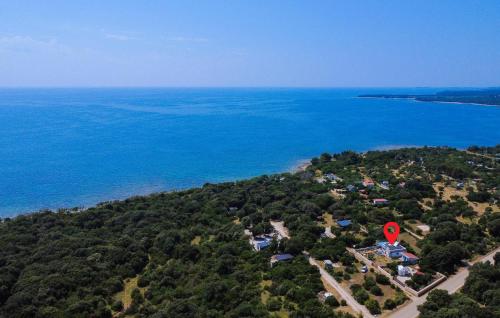 3 Bedroom Gorgeous Home In Peroj