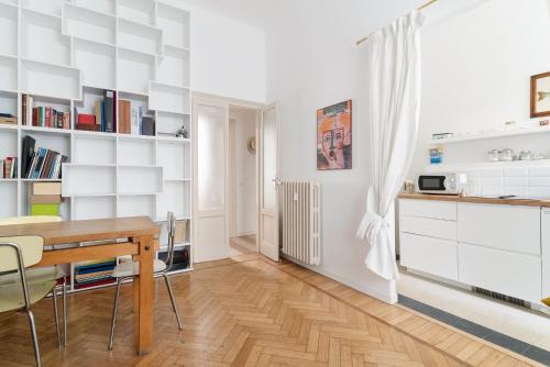GuestHost - Ghisolfa Bright Apartment Milano