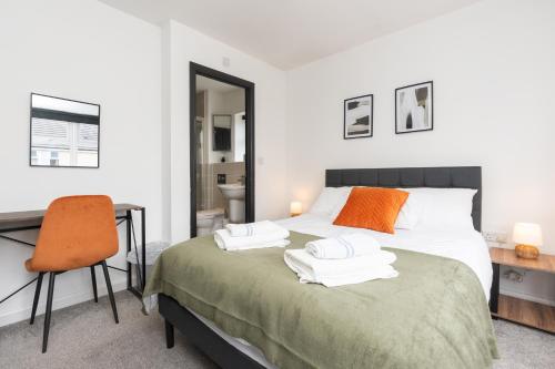 Large Modern Home, Free Parking, Families and Contractors Welcome photo 8