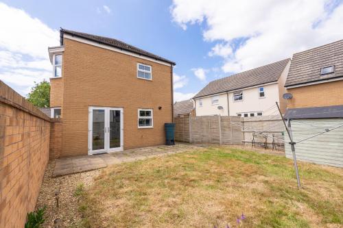 Large Modern Home, Free Parking, Families and Contractors Welcome photo 29