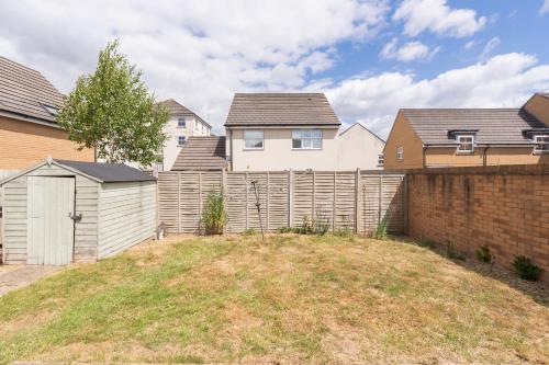 Large Modern Home, Free Parking, Families and Contractors Welcome photo 30