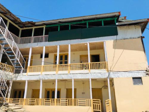Gallery image of 7 Heavens Guest House & Restaurant Kel Neelum valley 