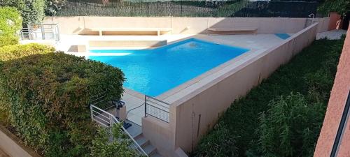 Charmant T2 avec piscine, idéal pour les curistes