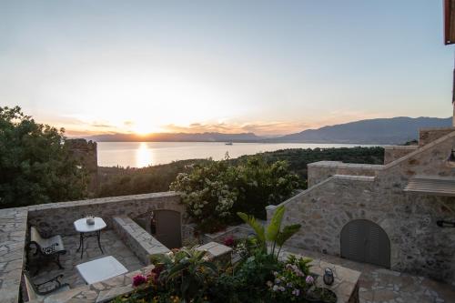 Niki's Tower - Stone Gems by the Sea