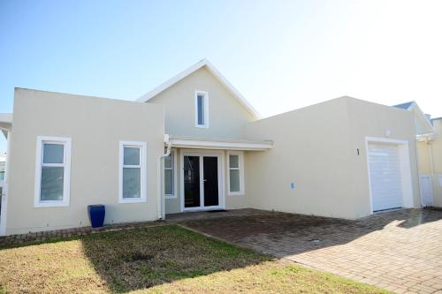 El edificio en el que está la casa vacacional