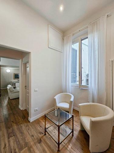 Eleganza e convivialità in centro, vista Duomo per gruppi e famiglie