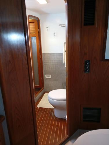The boathouse photo 30