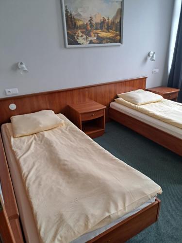 Pokoj dwuosobowy z łazienka osobne łózka