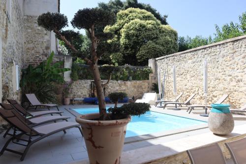 LA MAISON DE LIVIA, Gîte, chambres et table d'hôtes, entre Uzès et Nîmes