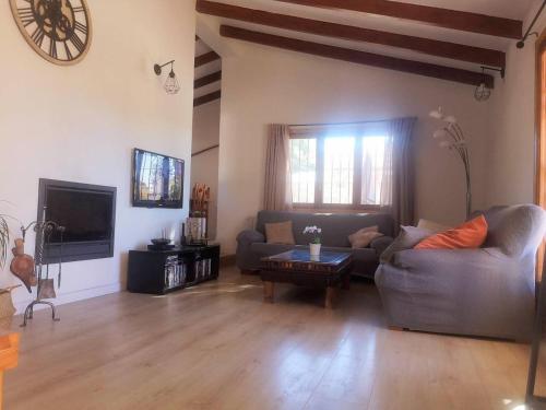 Las Yucas rural houseにあるテレビまたはエンターテインメントセンター