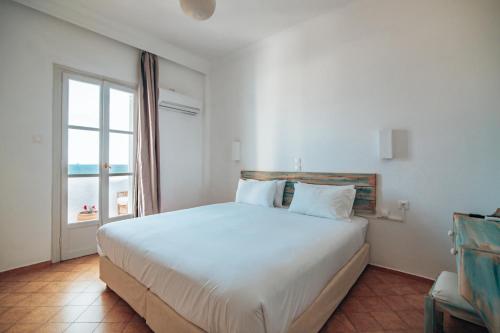 Gallery image of Paros Holiday Sun Hotel in Pounda