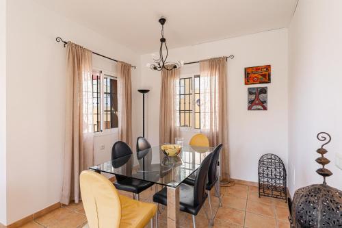 Χώρος καθιστικού στο Private villa in Tamango Hill