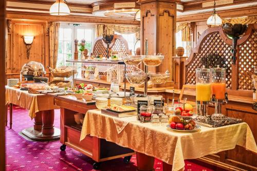 Jídlo v hotelu nebo okolí