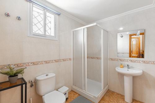 Ένα μπάνιο στο Private villa in Tamango Hill