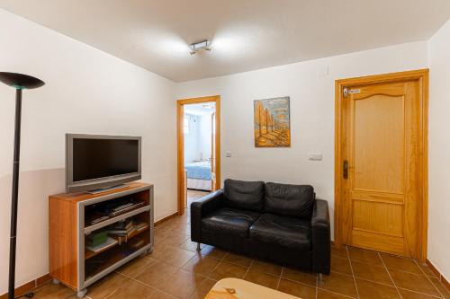 Μια τηλεόραση ή/και κέντρο ψυχαγωγίας στο Private villa in Tamango Hill