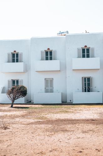 Gallery image of Paros Holiday Sun Hotel in Pounda