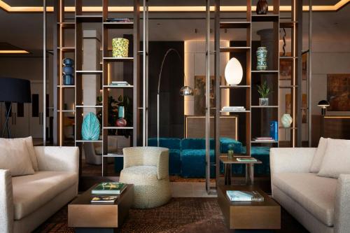 Posezení v ubytování Milan Marriott Hotel
