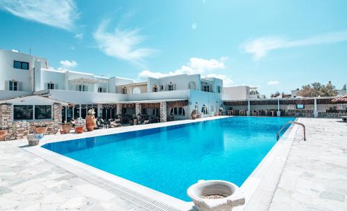 Gallery image of Paros Holiday Sun Hotel in Pounda