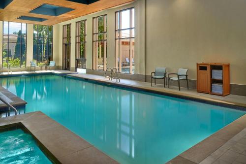 Kolam renang di atau dekat dengan The Westin Huntsville