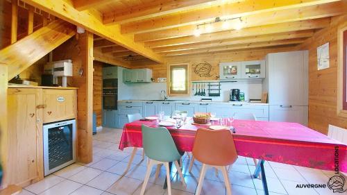Η κουζίνα ή μικρή κουζίνα στο Chalet Puy Jumel
