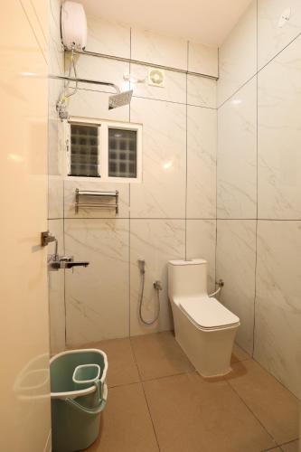 Bilik mandi di Olivette Suites