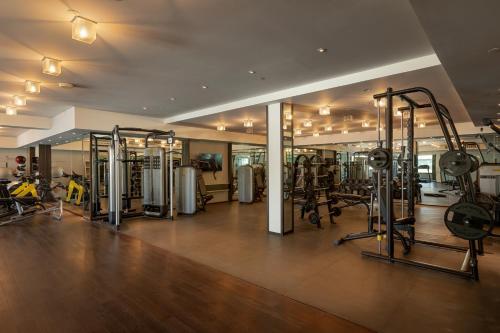 Fitness centrum a/nebo fitness zařízení v ubytování The ERAVATI Sule Grand Yangon